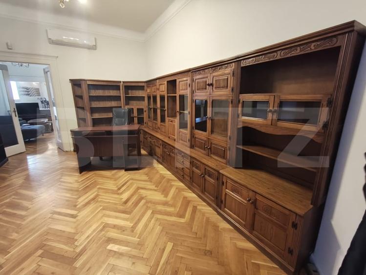 Apartament cu 4 camere semidecomandat, mobilat în Ultracentral