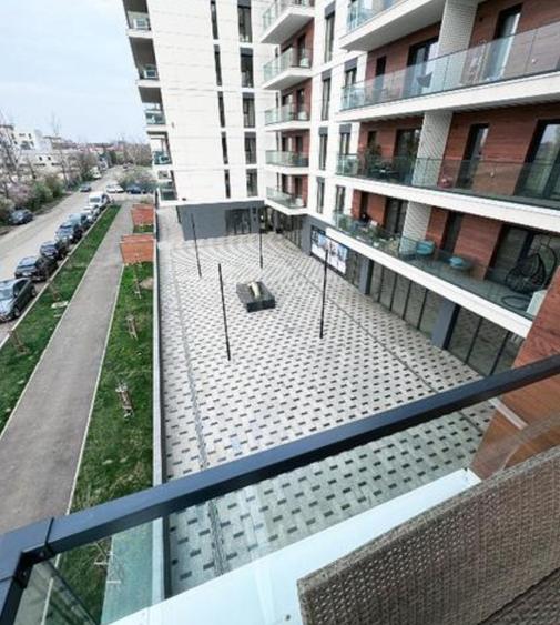 Apartament cu 2 camere semidecomandat, mobilat în Dămăroaia