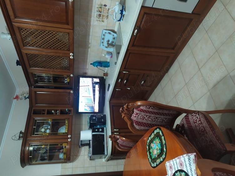 Casă cu 6 camere în Central