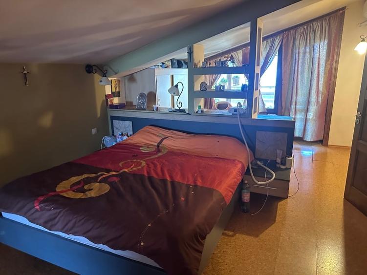 Casă individuală cu 5 camere cu Canalizare în Pieții