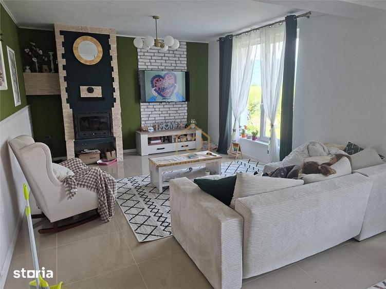 Casă cu 5 camere cu Teren 700 Mp în Central