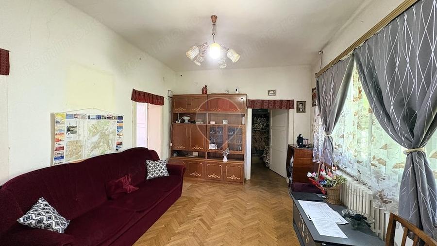 Casă cu 5 camere cu Teren 716 Mp în Sud