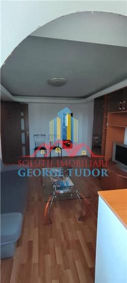 Apartament cu 2 camere decomandat, mobilat în Periferie