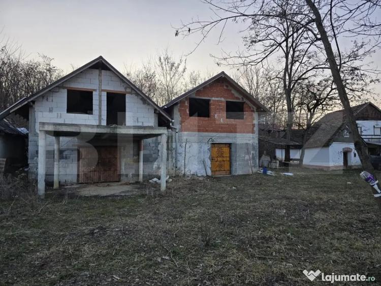 Teren de 79000 mp, în Central