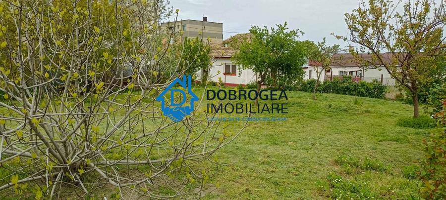 Casă individuală cu 4 camere cu Teren 990 Mp în Mahmudia
