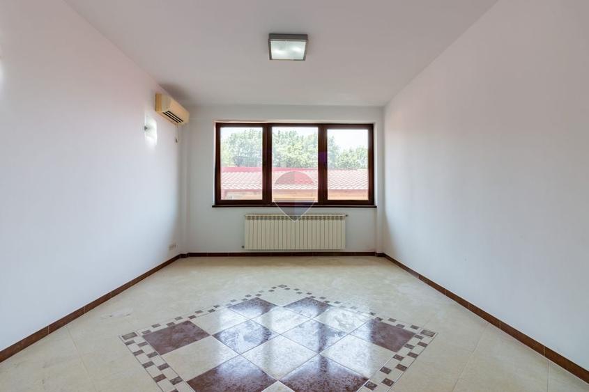 Casă individuală cu 6 camere cu Teren 235 Mp în Ferentari