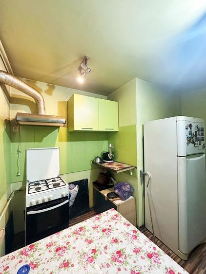 Apartament spatios cu 3 camere, intr-un bloc solid, la parter - 6
