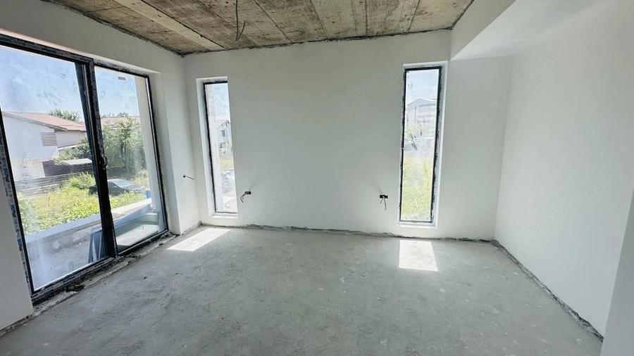 Casă cu 7 camere cu Teren 225 Mp în Chiajna