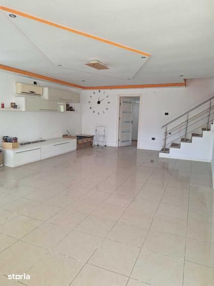 Casă cu 5 camere cu Teren 731 Mp în Lețcani