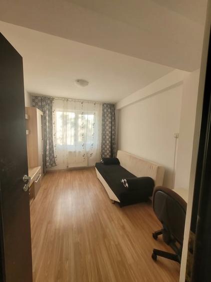 Apartament cu 3 camere decomandat, mobilat în Gării