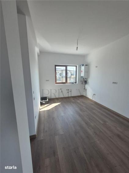 Casă cu 4 camere decomandat în Moșnița Veche