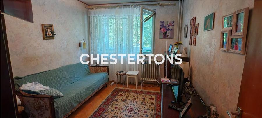 Apartament cu 3 camere semidecomandat în Drumul Taberei