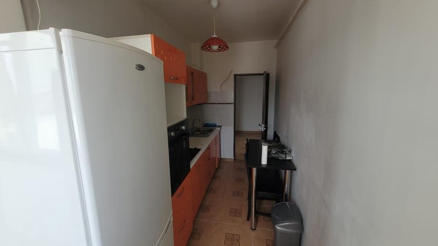 Apartament cu 2 camere decomandat în Peșteana de Jos