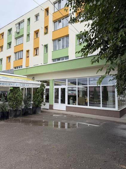 Spațiu comercial, de 50 mp, în Coman