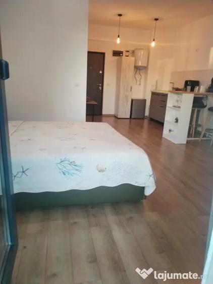 Garsonieră decomandată în Central