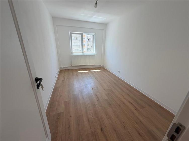 Apartament cu 2 camere decomandat în Dacia