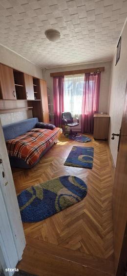 Casă cu 6 camere cu Teren 150 Mp în Central