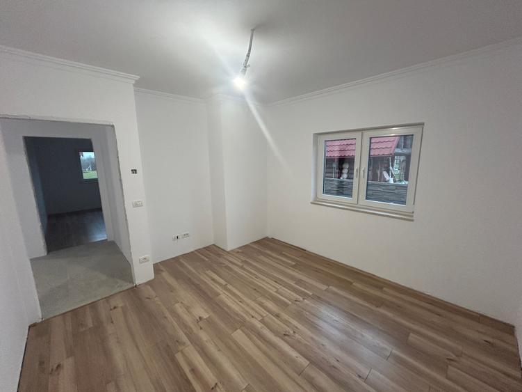 Casă individuală cu 4 camere cu Teren 523 Mp în Moșnița Veche