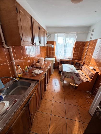 Apartament cu 3 camere semidecomandat în Nicolae Titulescu