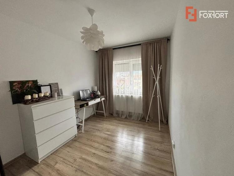 Apartament cu 5 camere decomandat în UTA