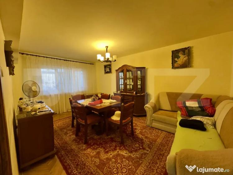 Apartament cu 3 camere decomandat în Central