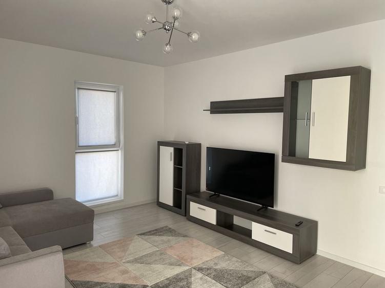 Apartament cu 2 camere decomandat în Titan