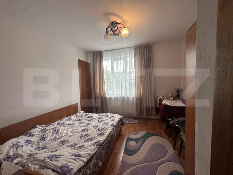 Apartament cu 2 camere semidecomandat, mobilat în Debarcader