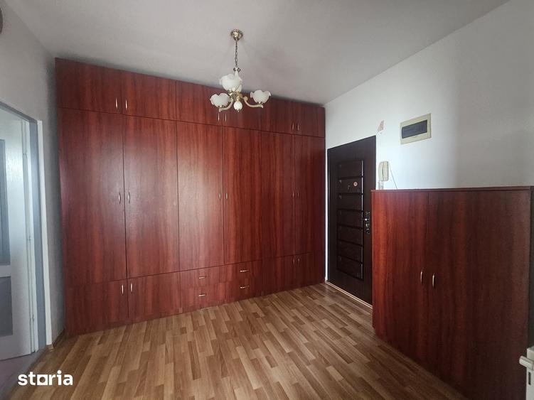 Apartament cu 2 camere decomandat în Burdea