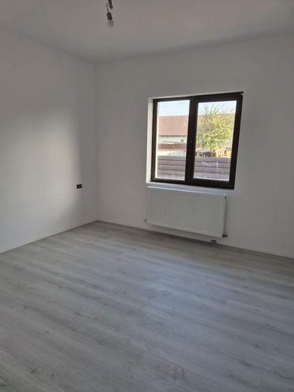 Casă cu 4 camere cu Teren 515 Mp în Cumpăna