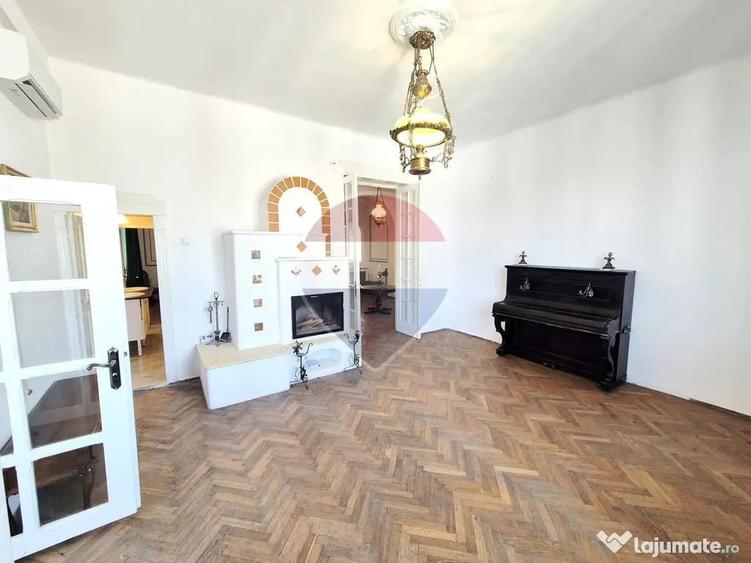 Apartament cu 4 camere decomandat în Tineretului
