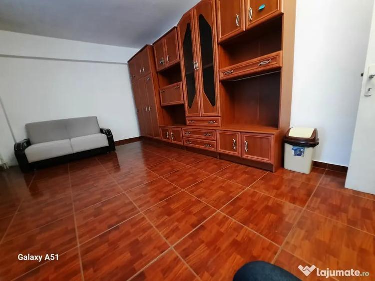 Garsonieră decomandată în Militari