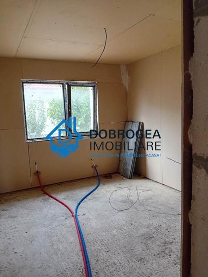 Casă individuală cu 5 camere cu Teren 1000 Mp în Murighiol