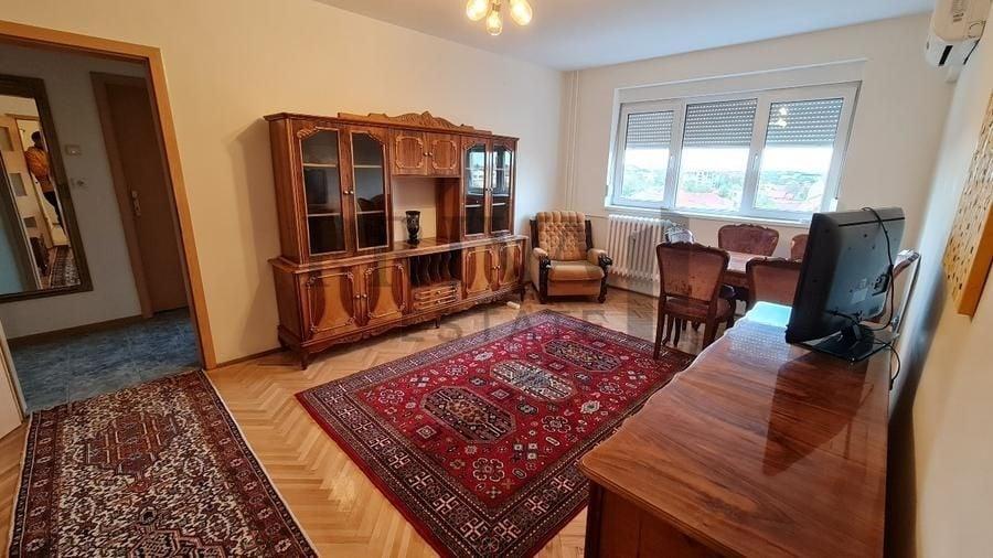 Apartament cu 3 camere semidecomandat, mobilat în Complex Studențesc