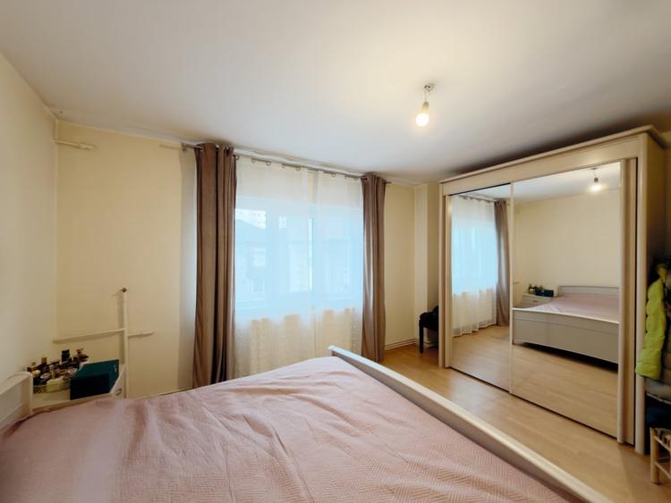 Apartament cu 3 camere decomandat, mobilat în Bucovina