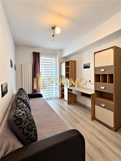 Apartament cu 3 camere decomandat, mobilat în Est