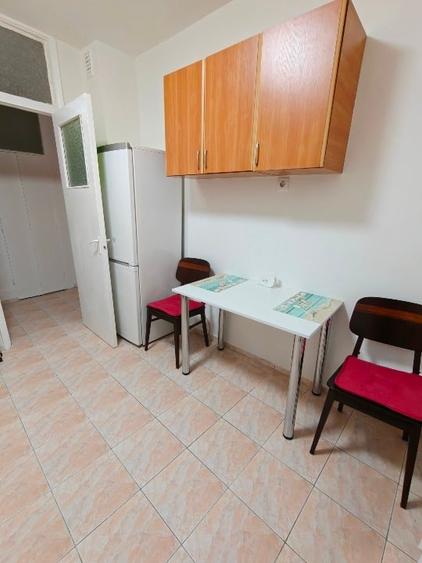 Apartament cu 2 camere decomandat în Berceni