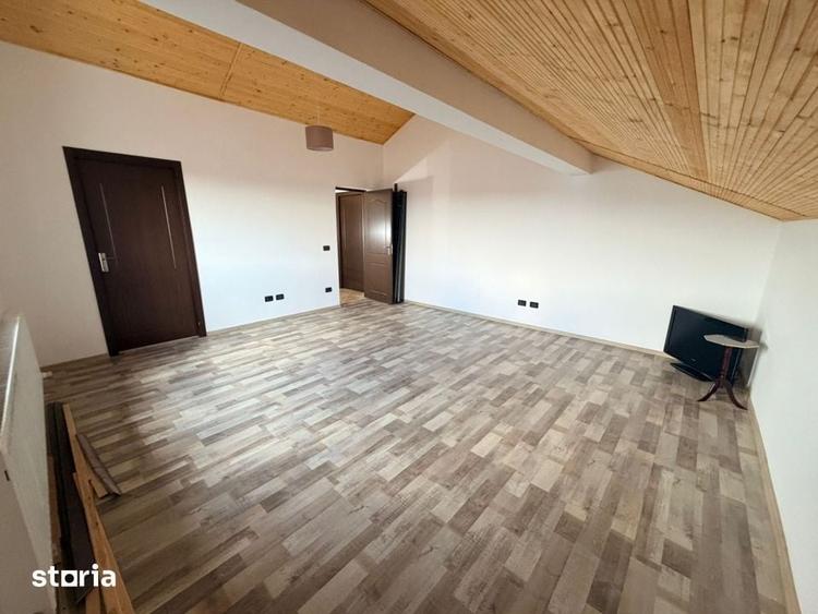 Casă cu 6 camere cu Teren 600 Mp în Bordei