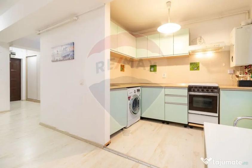 Apartament cu 2 camere semidecomandat în Văcăresti