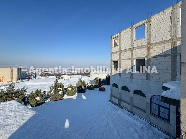 Spațiu comercial, de 2,500 mp, în 700