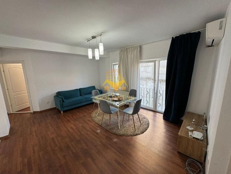 Apartament cu 4 camere semidecomandat în Zorilor