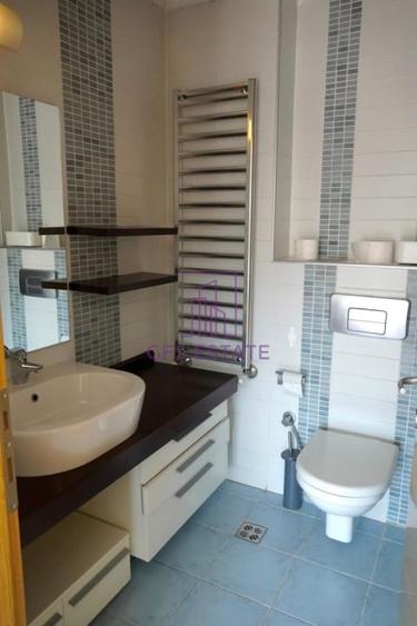 Apartament cu 3 camere în Tei