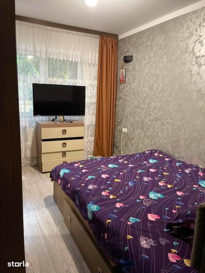 Apartament cu 3 camere semidecomandat în Sud