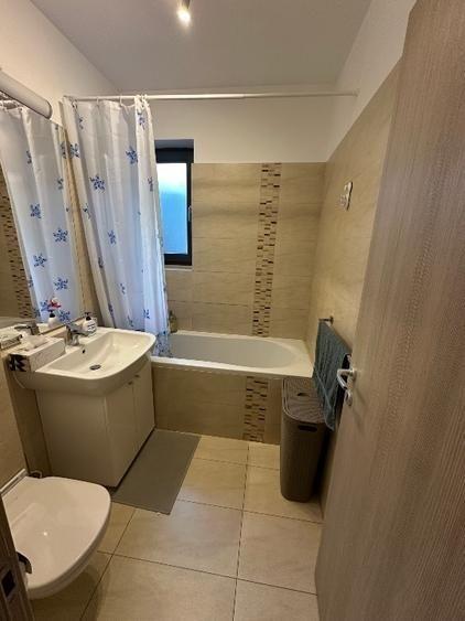 Apartament cu 2 camere semidecomandat, mobilat în Băneasa