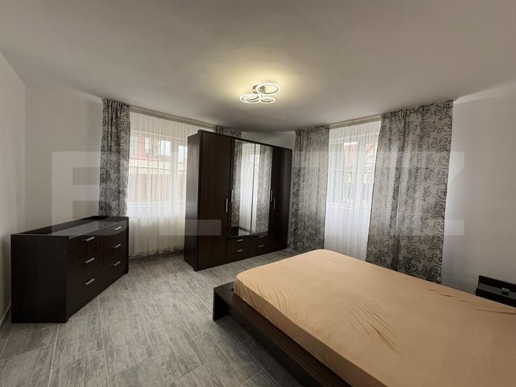 Apartament cu 3 camere decomandat, mobilat în Florești