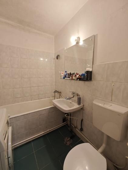 Apartament cu 4 camere decomandat, mobilat în Săsar