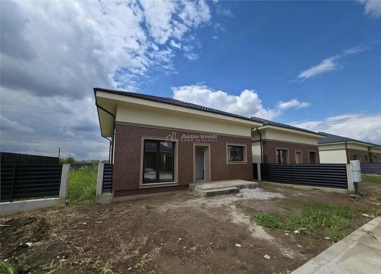 Casă cu 5 camere cu Teren 350 Mp în Tunari
