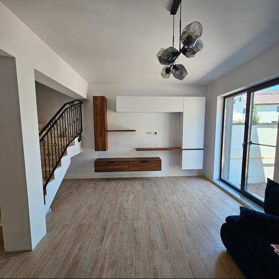 Vila/Casa individuala Ghidigeni, prelungirea Ghencea  Toamnei Martisor - 6