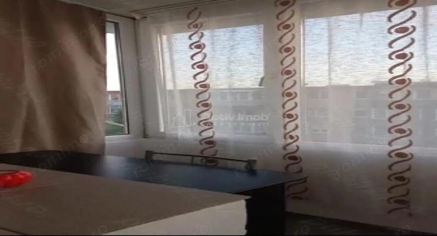 Apartament cu 2 camere semidecomandat în Aurel Vlaicu