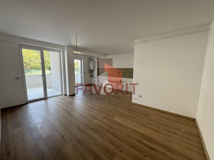 Apartament cu 3 camere decomandat în Aradului