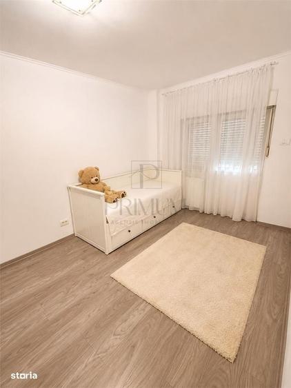 Apartament cu 4 camere decomandat în Aradului